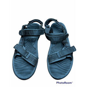 Teva Hurricane beach sandals size 9